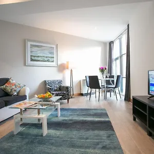 Parnell Boulevard Apartment