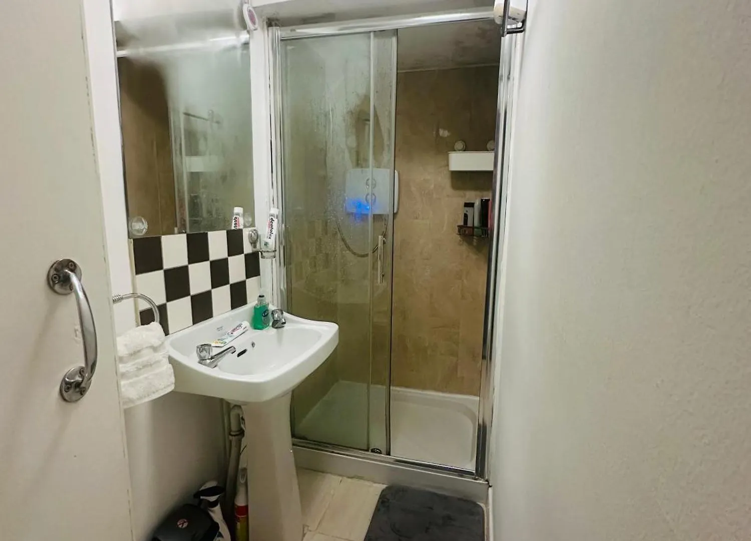Homestay Spacious Room In Dublin