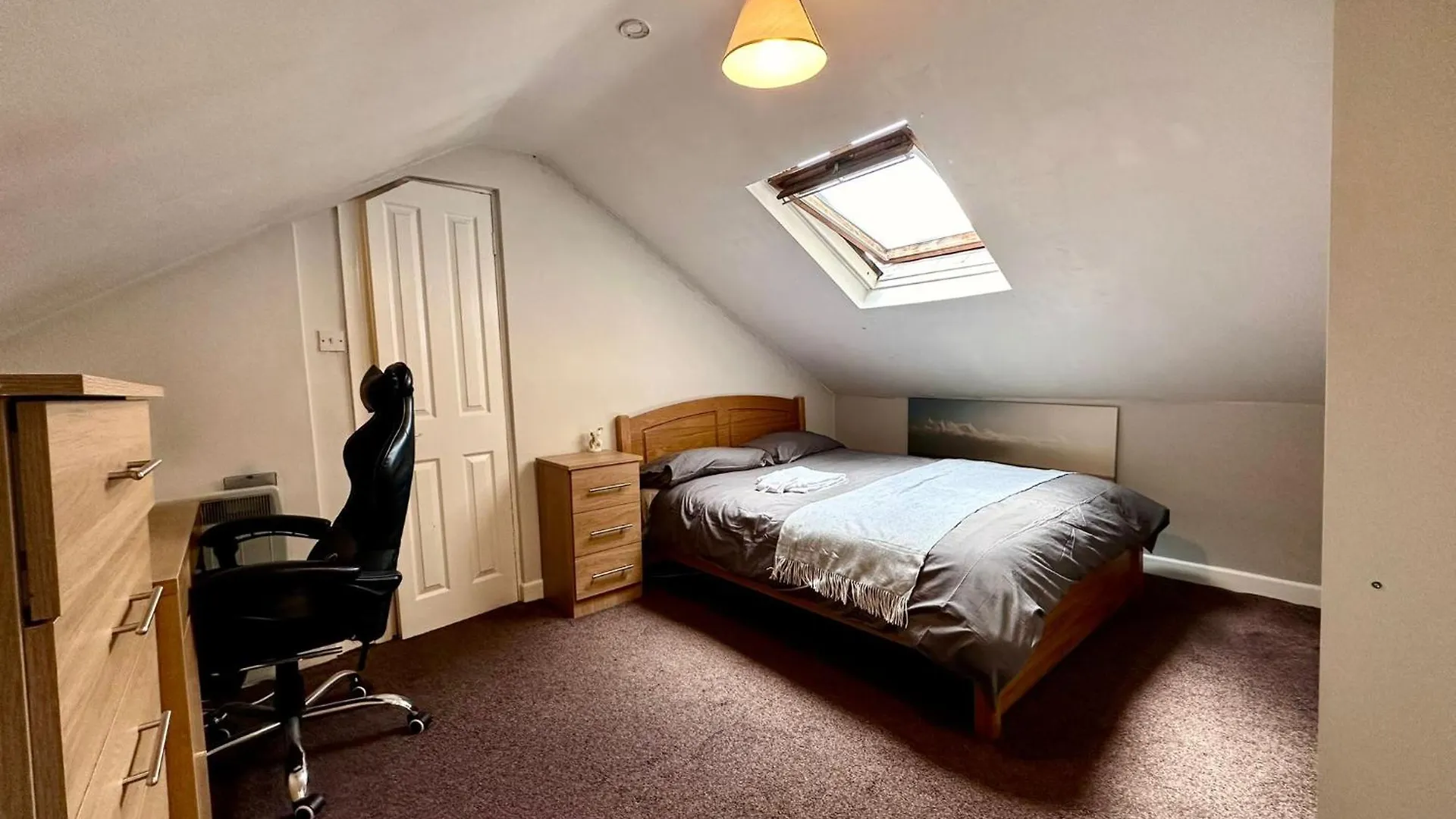 Spacious Room In Dublin Ireland