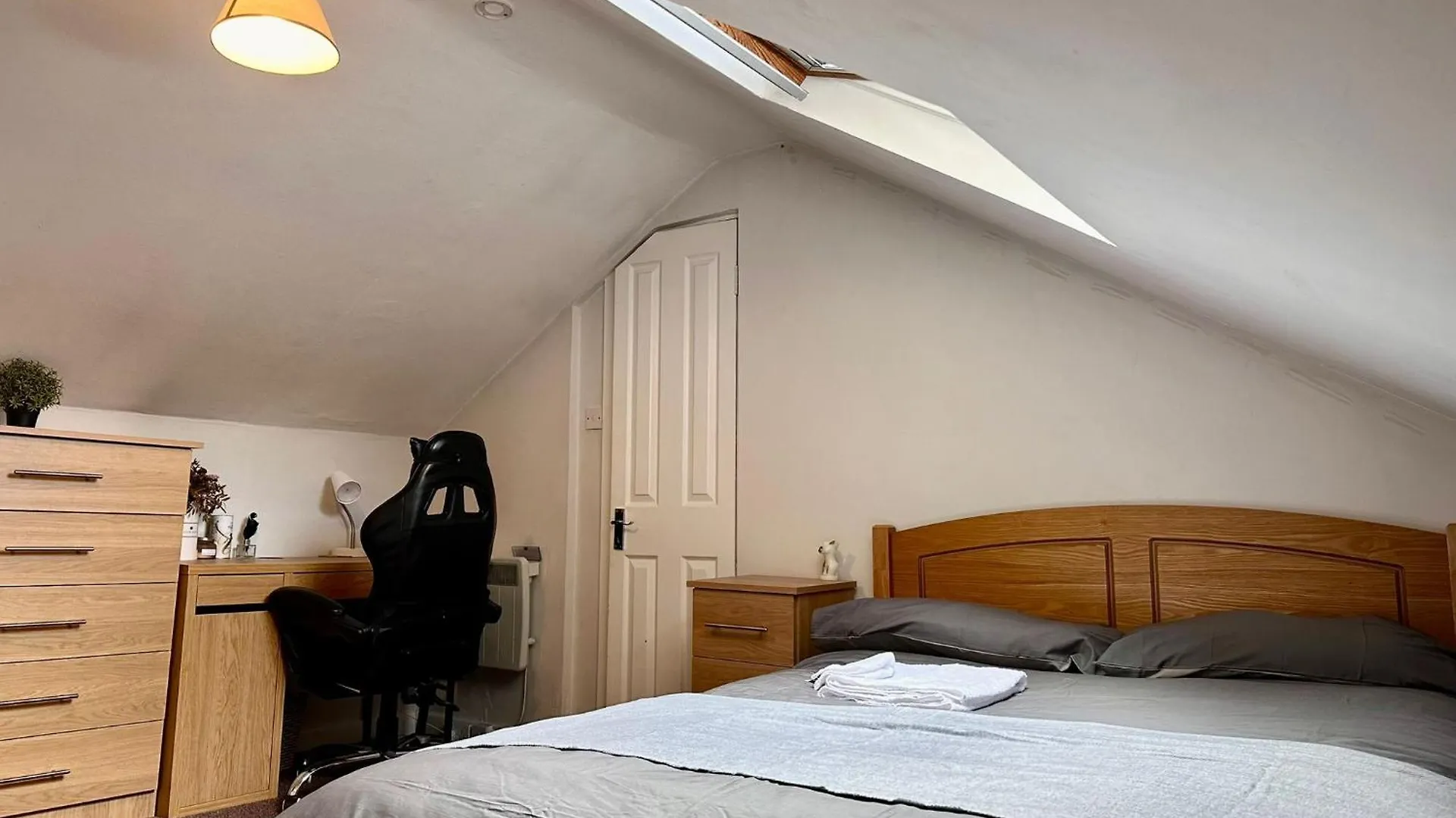 Homestay Spacious Room In Dublin