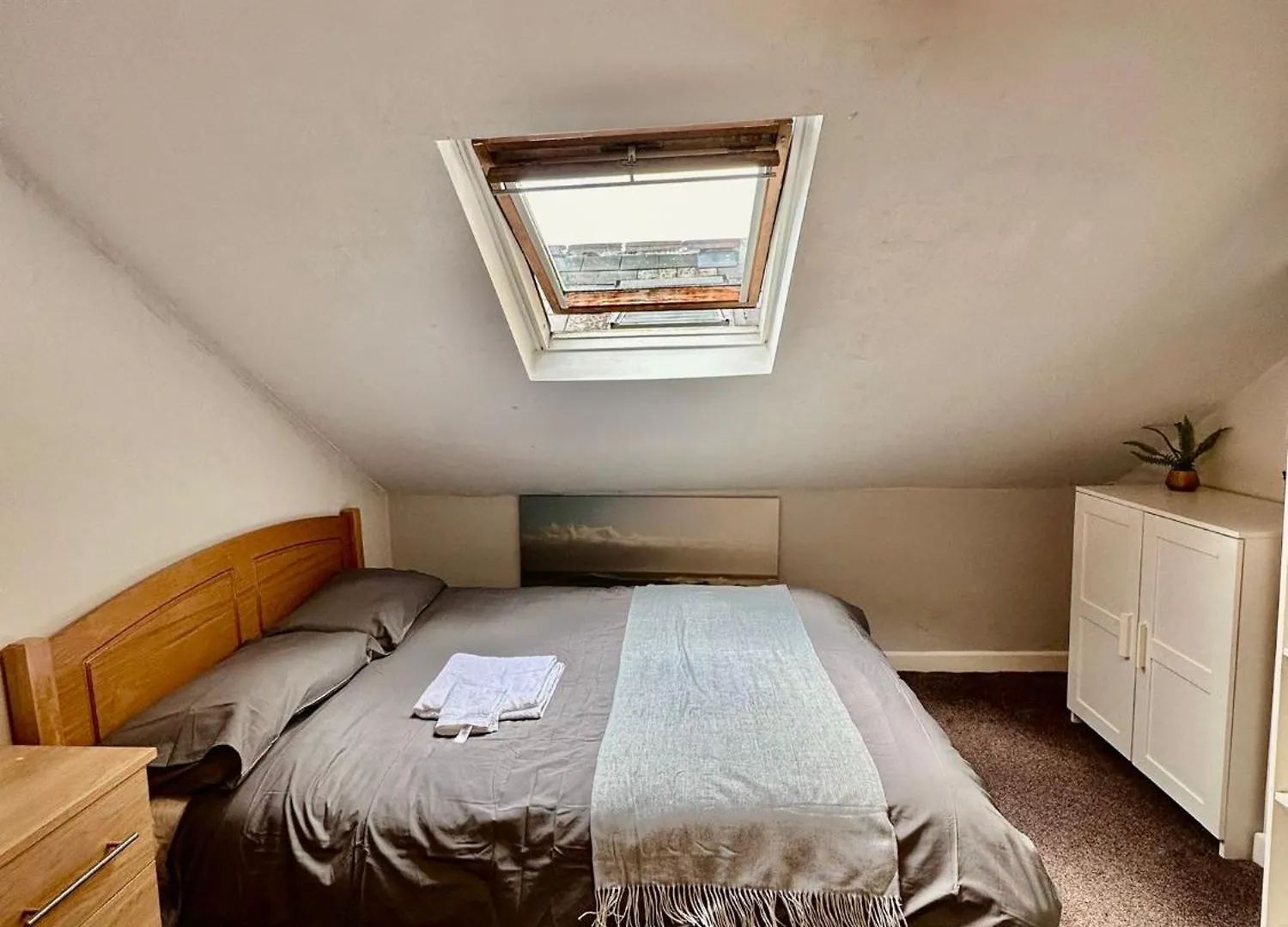 Spacious Room In Dublin